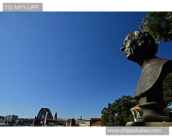 全球足球巨星雕像艺术珍品全景展示与背后故事解析 全球足球巨星雕像艺术珍品全景展示与背后故事解析