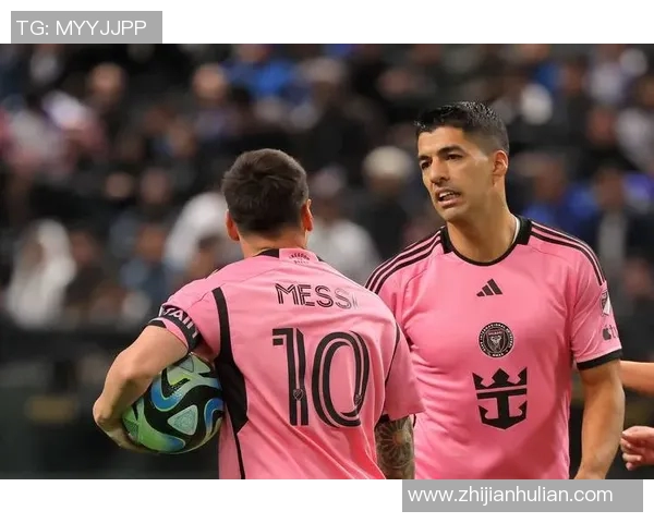 球星变装足球:穿越赛场的魅力与创意风采 球星变装足球:穿越赛场的魅力与创意风采