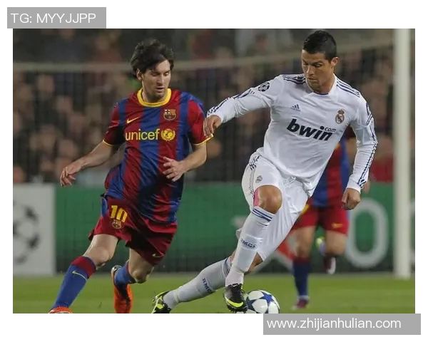 足球传奇人物解析：从梅西到C罗的辉煌历程与球场智慧